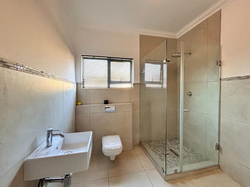 To Let 4 Bedroom Property for Rent in Xanadu North West